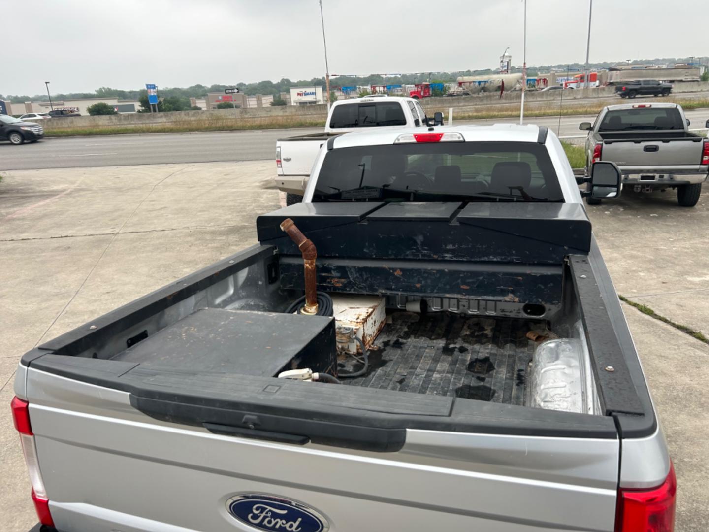 2019 Silver Ford F-250 SD XLT SuperCab 4WD (1FT7X2B67KE) with an 6.2L V8 OHV 16V engine, 6A transmission, located at 1687 Business 35 S, New Braunfels, TX, 78130, (830) 625-7159, 29.655487, -98.051491 - Photo#2